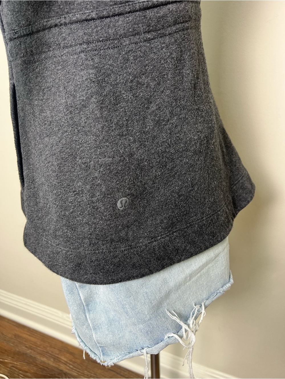 Lululemon Womens &go Take Off Jacket Size 6 Gray Full Zip Athletic Running - Picture 8 of 14